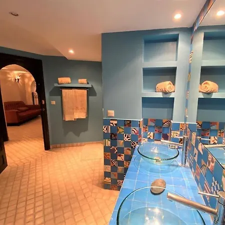 Bleu Topaze, 9 Couple Only Au Village Naturiste アパート アグド